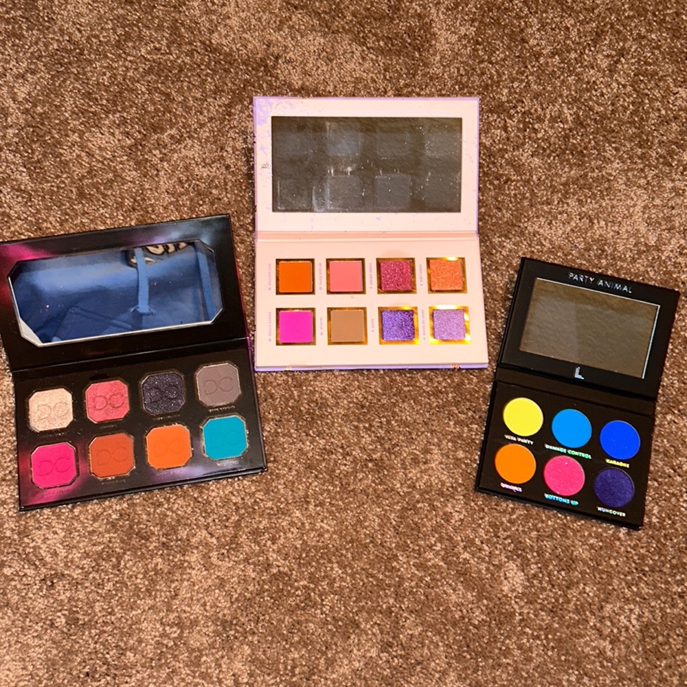 3 eyeshadows
